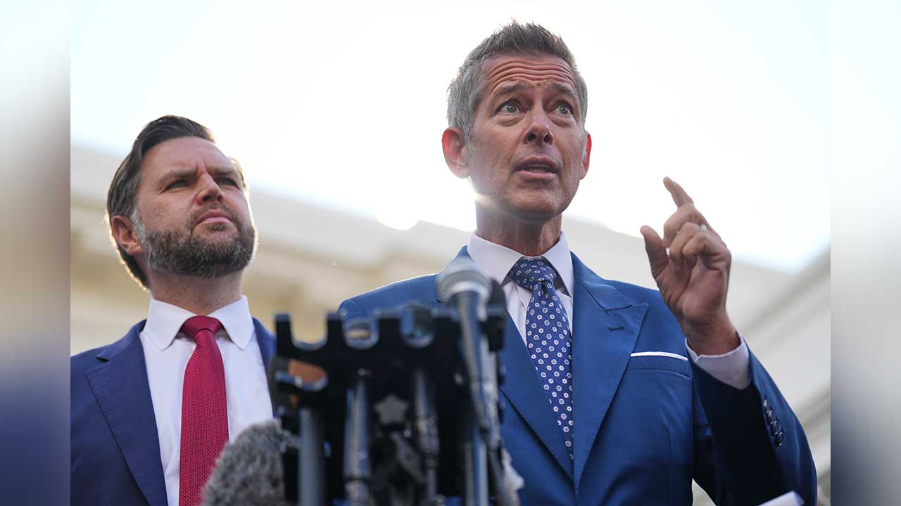 AS bakal kurangkan penerbangan di 40 lapangan terbang jika penutupan kerajaan berterusan