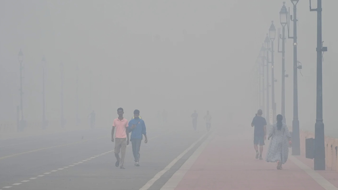 Jerebu selubungi Delhi ketika kualiti udara kekal "sangat tidak sihat"