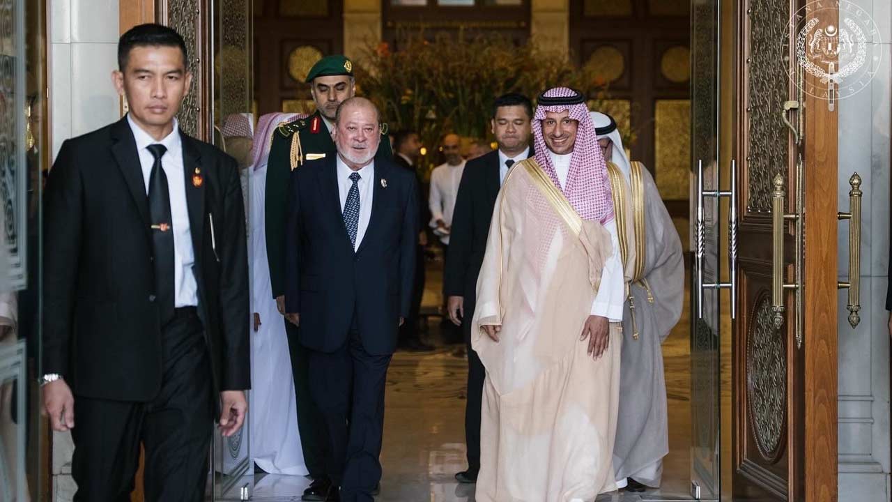 Agong tiba di Bahrain untuk lawatan negara tiga hari