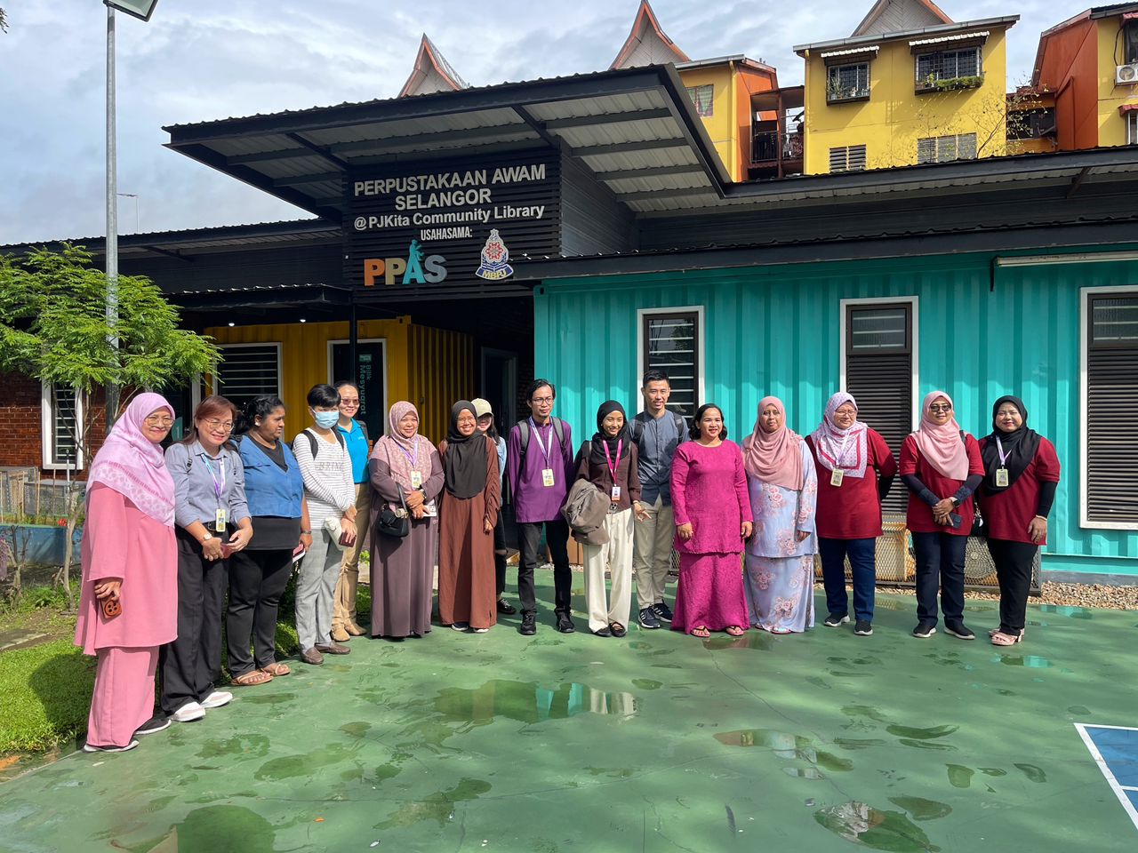 Wakil UNICEF, PJCC, MBPJ dan media di Perpustakaan Awam Selangor @ PJ Kita Community Library