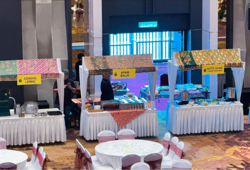 Pelbagai hidangan menarik yang bersesuaian dengan tema majlis disediakan Zai Sri Gemilang. - Foto Zai Sri Gemilang Sdn. Bhd.