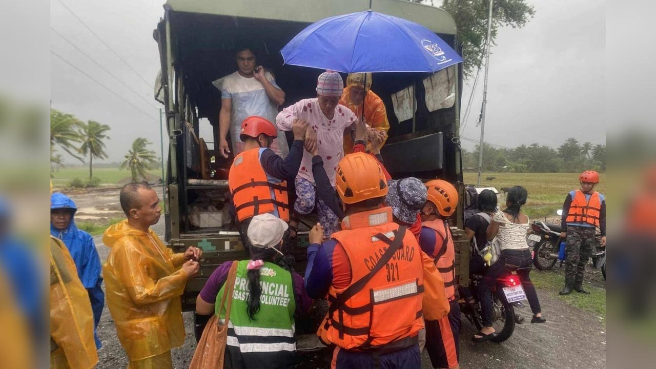 Hampir 3 juta isi rumah terputus bekalan elektrik di Filipina akibat Taufan Fung-Wong