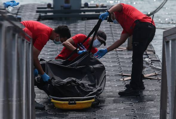 Bot karam di perairan Langkawi: Kalau dibiarkan mati, itu zalim namanya - Saifuddin
