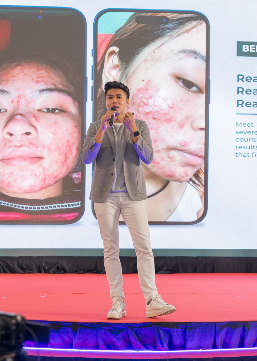 Edward Cheng, membentangkan kisah pengguna sebenar sehingga menarik perhatian juri dan penonton dalam sesi Pentas Jual Jiwa SME Selangor 2025. - Gambar Healez