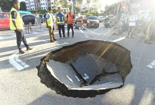 Lubang benam dikesan di Sungai Ara