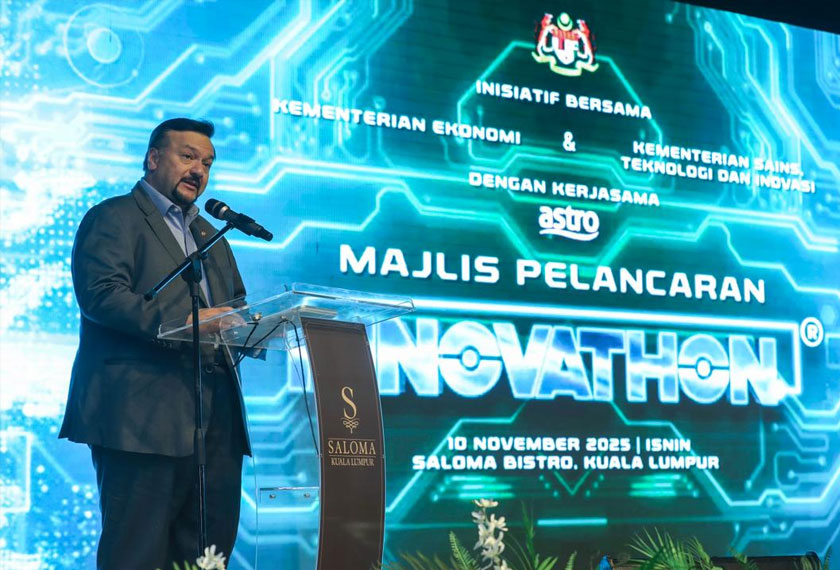 Amir Hamzah, ketika menyampaikan ucapan pembukaan pada Majlis Pelancaran Innovathon Musim Ketiga di Saloma, Kuala Lumpur. - Gambar Astro