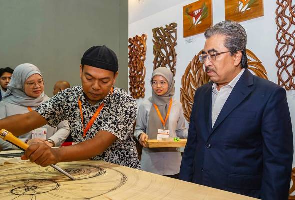 Malaysia bertekad mengekalkan lebih 50 peratus liputan hutan - Johari