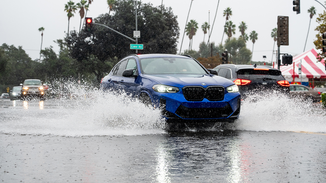 Hujan lebat jejas selatan California, cetus risiko banjir dan tanah runtuh<