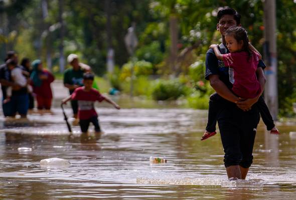 [TERKINI] Mangsa banjir di Perak, Pahang dan Selangor meningkat, enam negeri lain semakin pulih<
