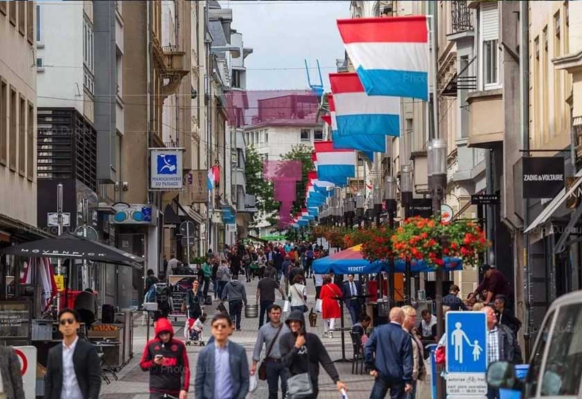 Luxembourg merupakan negara kecil tetapi kaya dengan pendapatan per kapita yang tinggi.