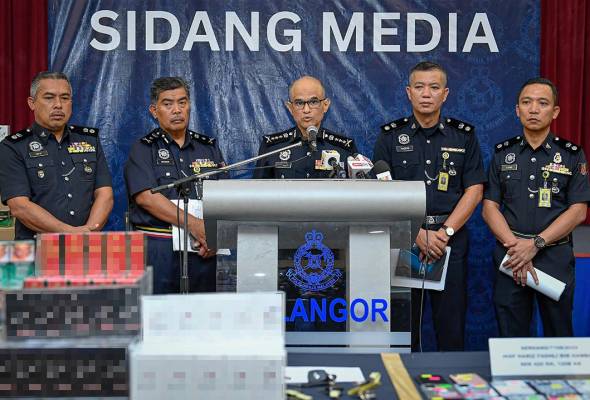 Polis tumpas kegiatan edar rokok seludup, tahan empat lelaki warga asing
