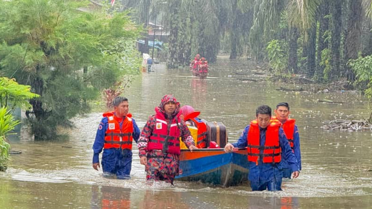 [TERKINI] Mangsa banjir di Perak melebihi 2,500 orang, Muallim daerah terbaharu terjejas