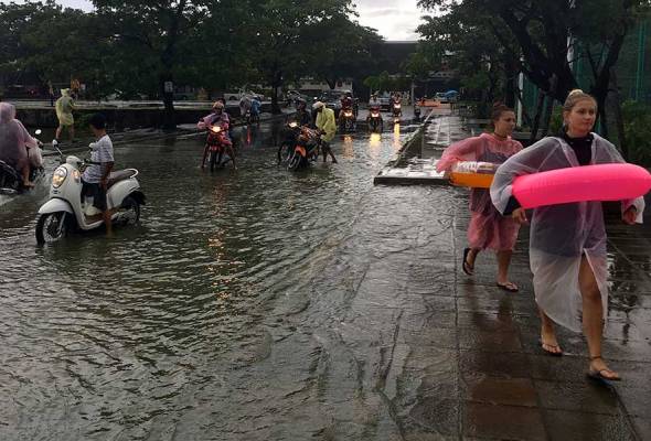Banjir Hatyai: Ramai rakyat Malaysia masih terkandas, operasi menyelamat dipergiat - Wisma Putra