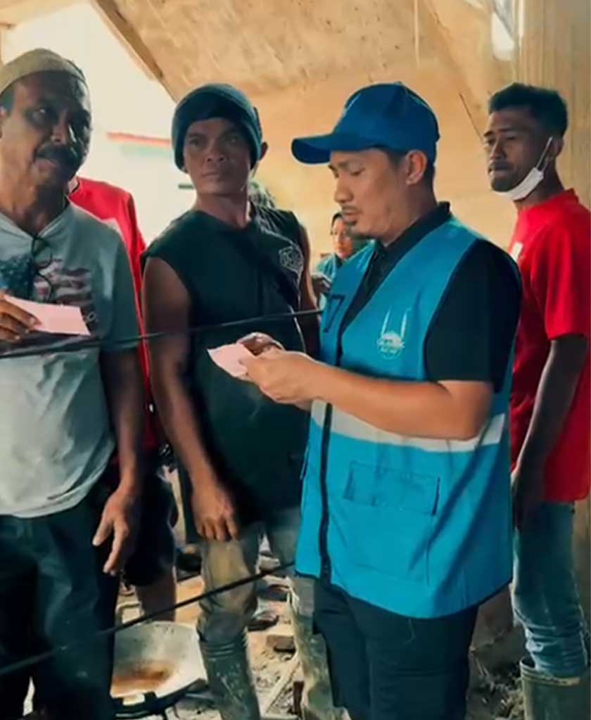Penduduk yang terselamat masih berlindung di khemah perlindungan, masjid dan madrasah yang dijadikan pusat pemindahan sementara sejak hampir dua minggu lalu. - Foto Islamic Relief Malaysia