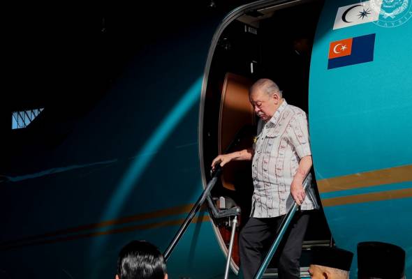 Yang di-Pertuan Agong selamat berangkat pulang ke Malaysia