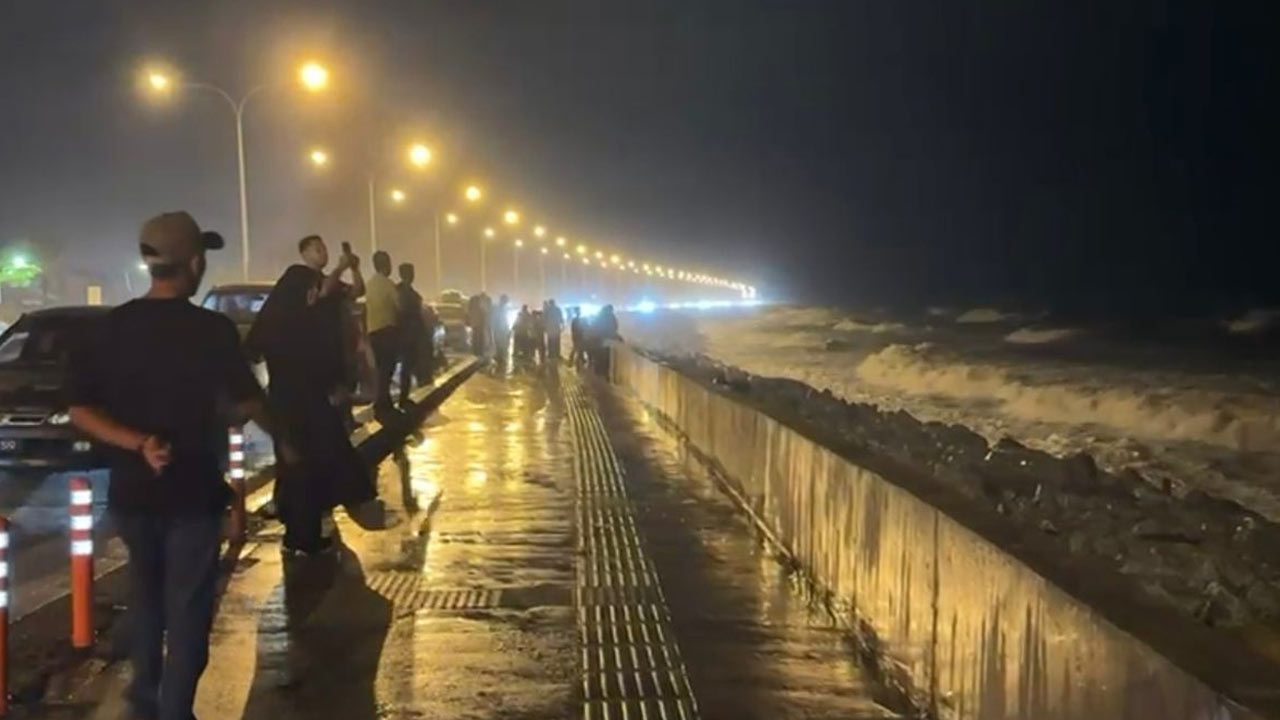 Fenomena air pasang besar: Bomba tumpu kawasan rendah, pesisir pantai<