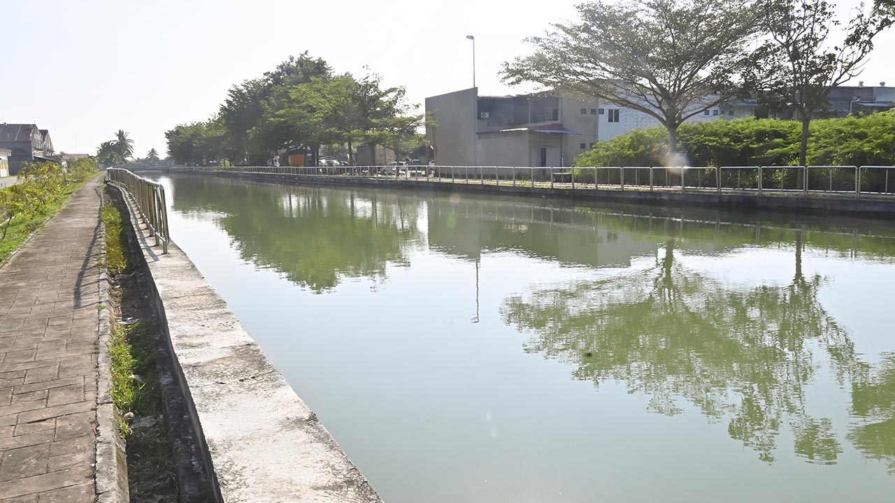 Air pasang: Penduduk bersyukur paras tidak tinggi, laksana persediaan awal<