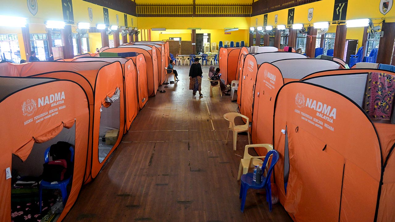 Mangsa banjir di Perak dan Sarawak berkurangan setakat petang ini<