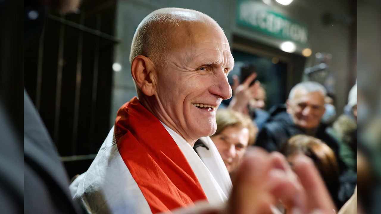 Belarus bebaskan 123 tahanan termasuk pemenang Nobel Ales Bialiatski, AS tarik balik sekatan