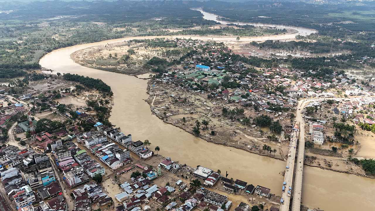 Banjir Aceh: 16 daerah masih terputus hubungan, bantuan sukar masuk<