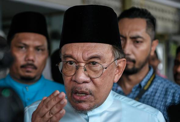 AG tarik balik rayuan kes Rosmah: 'Bukan kerana dia penyokong kita' - PM