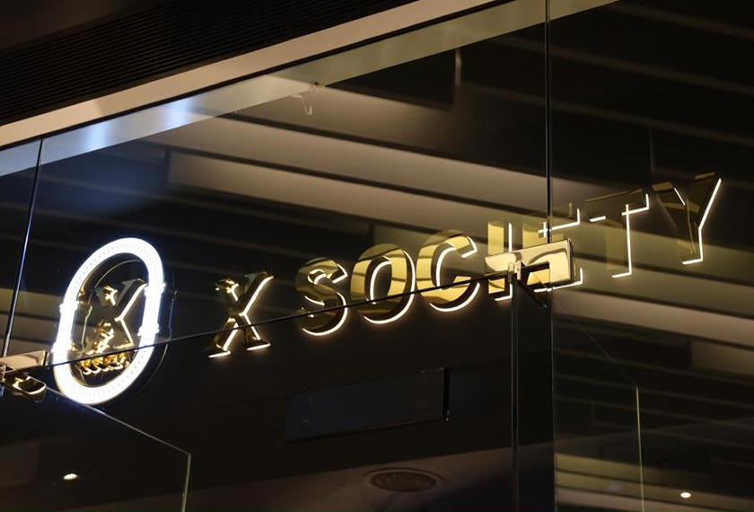 X Society menjadi destinasi tepat untuk berhenti sekejap, makan, bersantai dan menonton rancangan hiburan di Astro BizOne. - Foto Astro