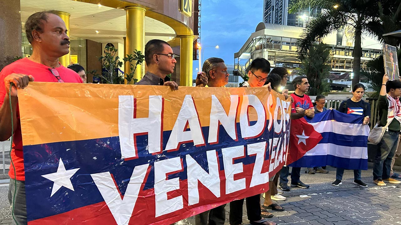 Nyalaan lilin di ibu kota tanda sokongan kepada Venezuela, bantah tindakan AS