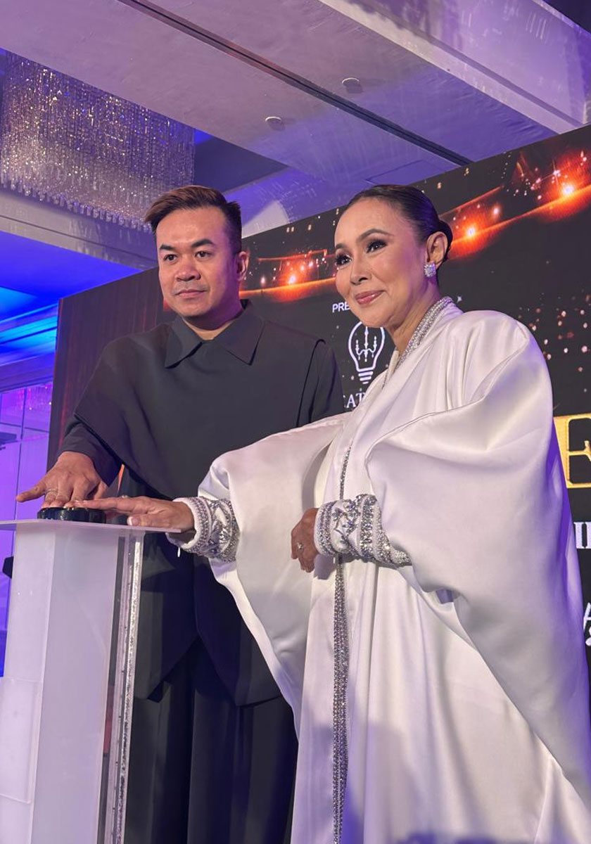 Fauziah (kanan) amat berterima kasih dan menghargai kepercayaan Ezuwan yang bersungguh-sungguh mahu menganjurkan konsert solo beliau.