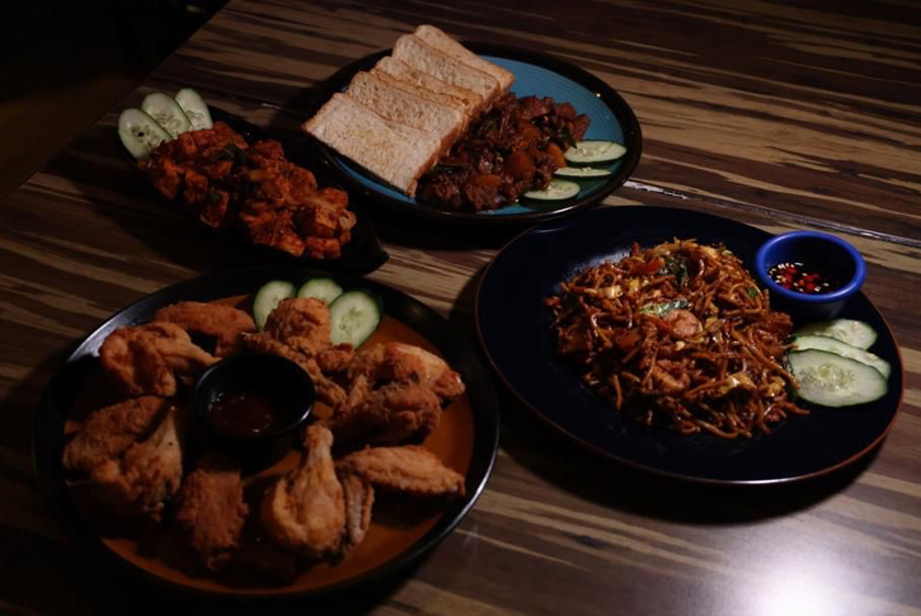 Antara hidangan istimewa yang ditawarkan di Rueben Bistro yang menjadi tarikan utama pelanggan tetap di kawasan USJ. - Gambar Astro