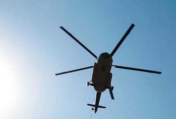 Helikopter bawa empat individu terhempas