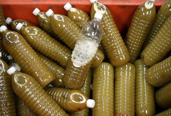 Polis tumpas kegiatan proses air ketum di Rawang, enam ditahan