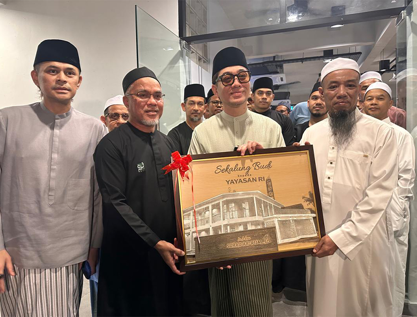 Bagi Rizalman, perasmian itu bukan sekadar acara rasmi, tetapi sebuah detik rohani yang cukup mendalam, hadir tepat selepas beliau sendiri sujud bersama jemaah di ruang yang dibina hasil tangan-tangan pemurah.