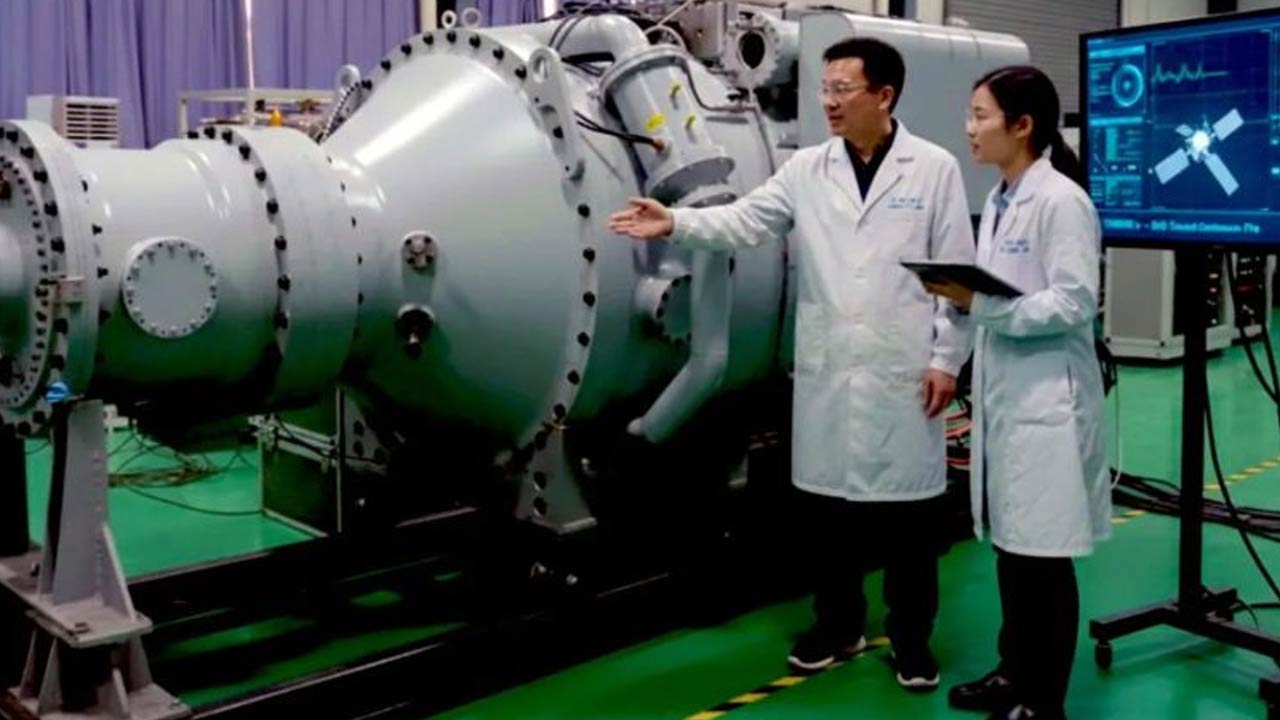 China bangunkan pemacu gelombang mikro 20GW yang mampu lumpuhkan satelit