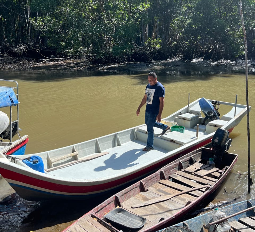 Mohd Zaki berikrar untuk terus membanting tulang bagi mencari rezeki buat isteri dan anak-anaknya.