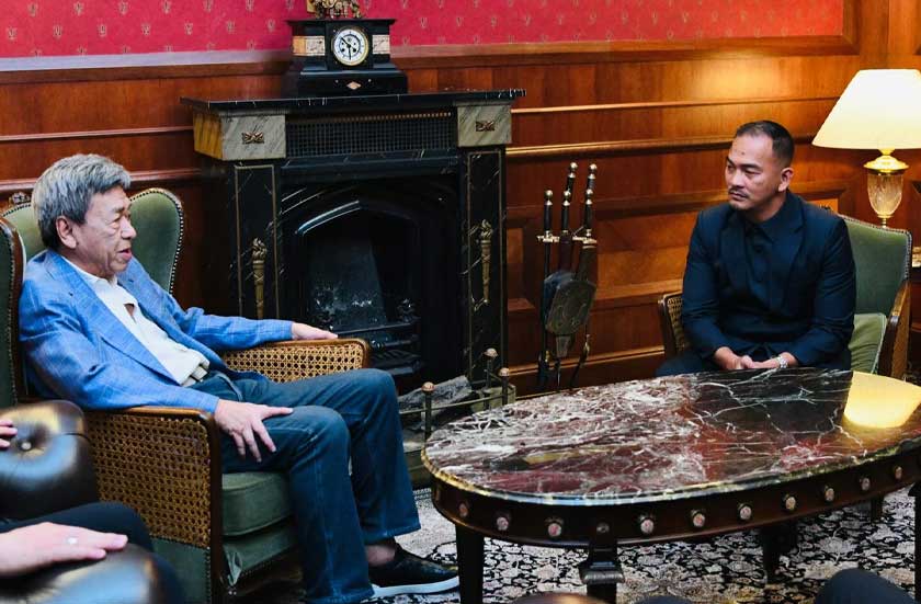 Pertemuan berlangsung hampir sejam dalam suasana yang hening, sedih dan pilu. - Selangor Royal Office