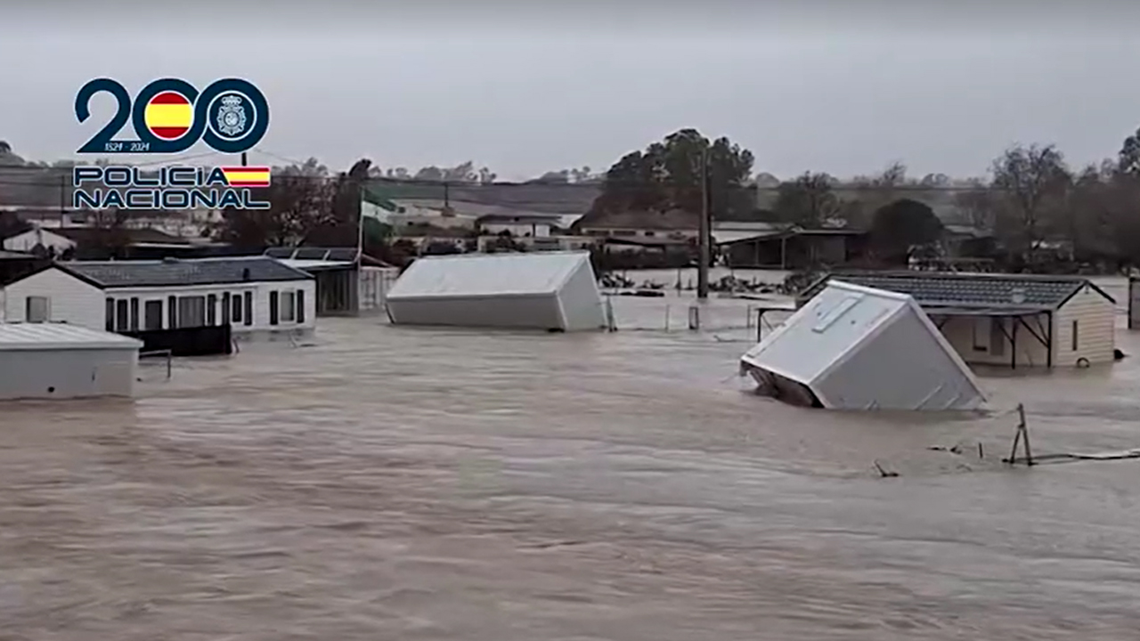 Banjir, sistem pengangkutan huru-hara akibat ribut besar di Sepanyol dan Portugal<